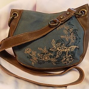 Fossil crossbody, near perfect condition!